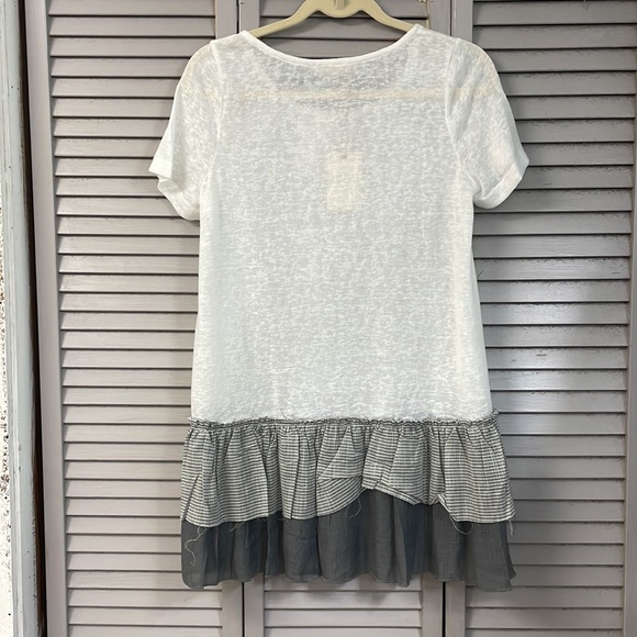 Double Ruffle top. White. Easel - Picture 3 of 5